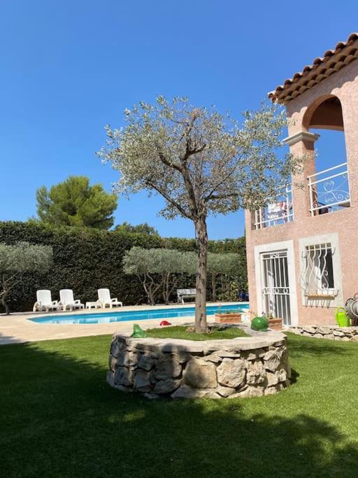 Appartamento T2 Avec Jardin Et Piscine Privee Velaux Esterno foto